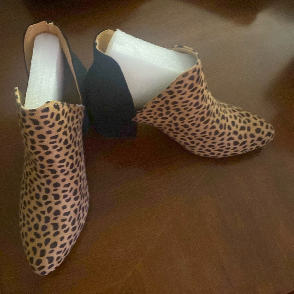 Bamboo block ankle boot leopard and black size 7 1/2 new without box